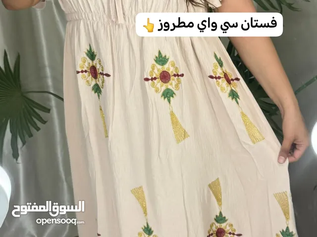 فساتين السي واي سعودي. جلبابات الهزاز المطرزة ، كولكشن جديد وأنيق