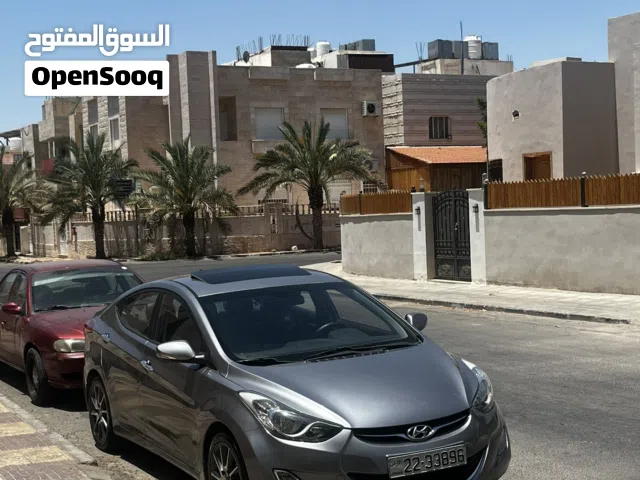 2012 هيونداي افانتي Limited