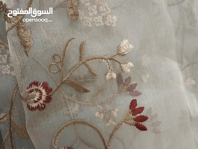 شيفون مطرز ورد خمري