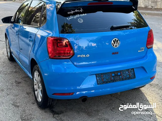 بولو 2015 باللون المميز للبيع  Polo 2015
