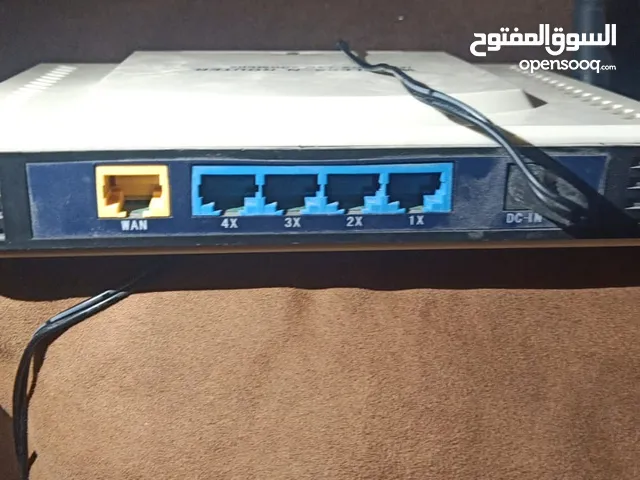 راوتر واي فاي بحالة جيدة نظيف للبيع شغال موجود نوعان وارد الامارات