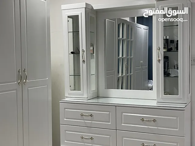 غرفة نوم للأطفال كامله وغرفة نوم للكبار كامله