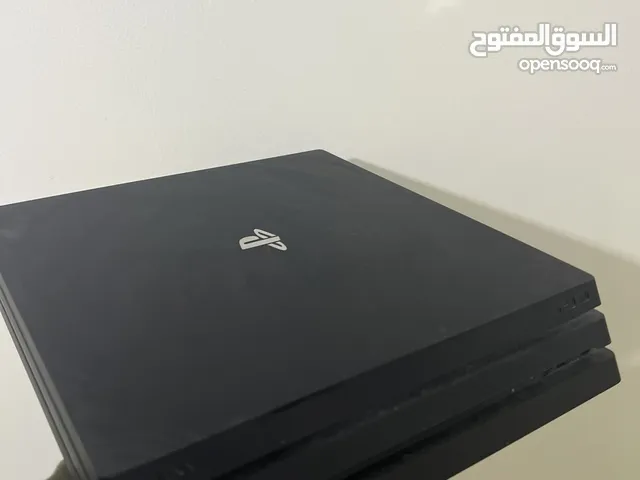 بلي فور برو مستعمل لمدة شهر واحد نضيف جداً يجلب معاه يده واحده وقرص GTA5 .