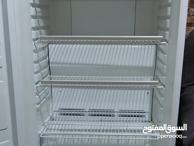 فريزر تبريد هوا يعني ما بجمع ثلج ماركة فريجادير شبه جديد عريض و واسع 5 جوارير كهربا 110 مع المحول
