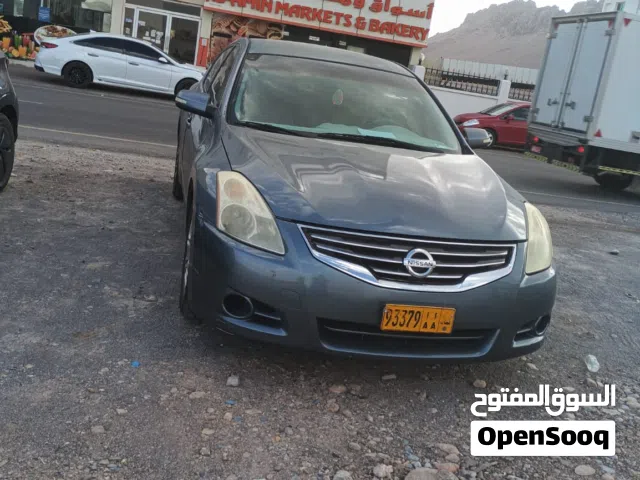 2010 نيسان التيما S