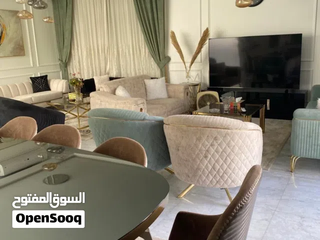 لسرعة البيع فيلا للبيع استلام فوري متشطبة بالكامل يالفرش و الأجهزة بالقرب من مدينتي