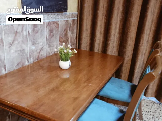 ميز طعام صاج مع كرسين