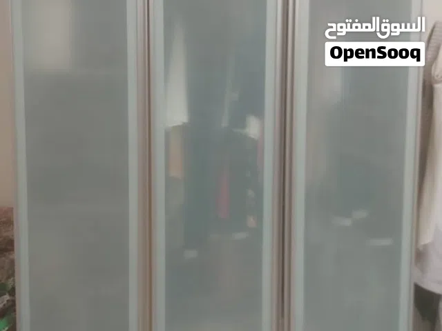 دولاب ملابس بحاله ممتازة