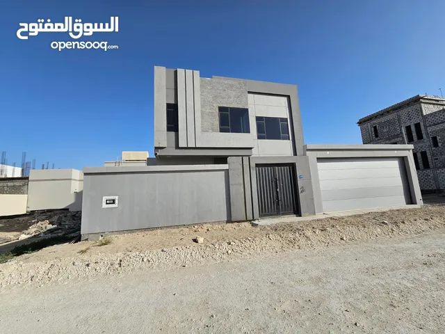 للبيع فيلا جديدة في دمستان