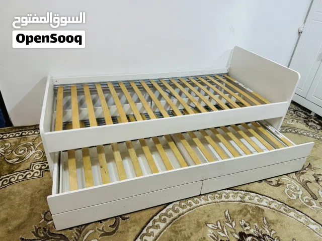 IKEA bed with underbed + storage drawers (with 1 mattress) (White 90x200cm). Perfect for Kids.