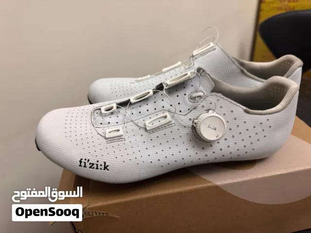 43.5 Sport Shoes in Muscat