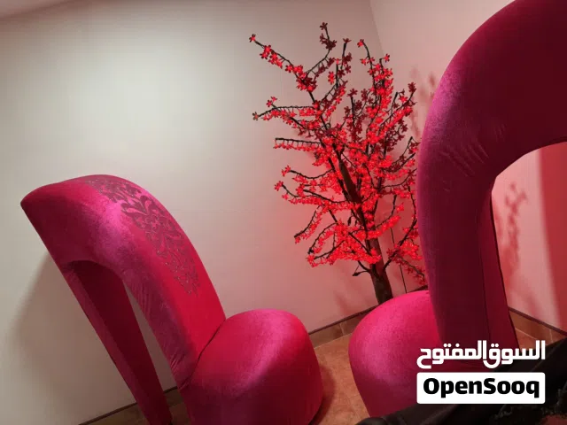 للبيع كراسي ديكور جديده غير مستعمله، التواصل للجادين فقط رجاءا بيعه سريعه.