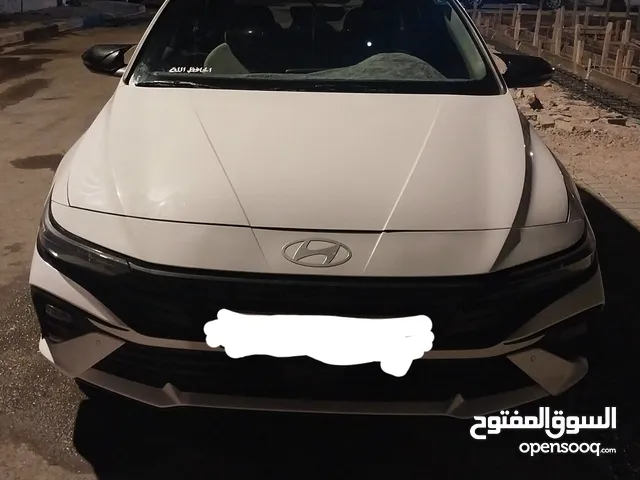 السلام عليكم للبيع النتره موديل 2024 خليجي مكفوله كفاله بيها بارد بسيط بلباب الخلفي سياره فول