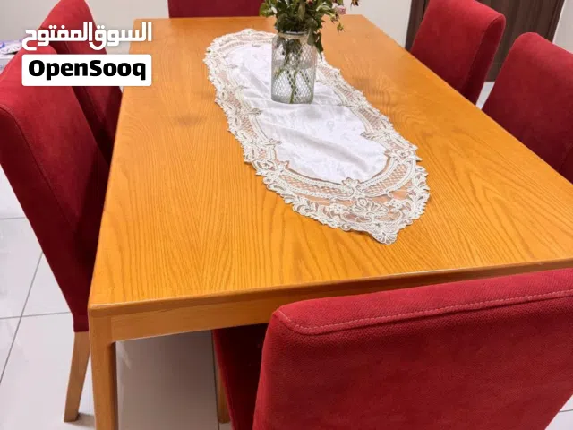 طاولة طعام 6 اشخاص بحالة ممتازة و سعر مغيري