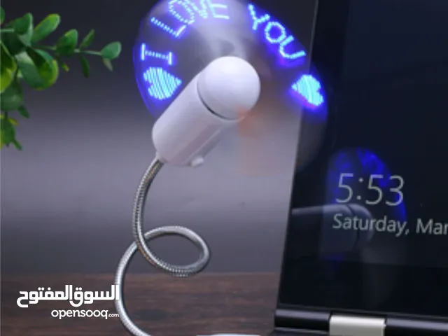 مروحة USB مع عرض كتابة ودرجة حرارة الاستخدامات: مثالية لتبريدك أثناء العمل على الكمبيوتر المحمول أ