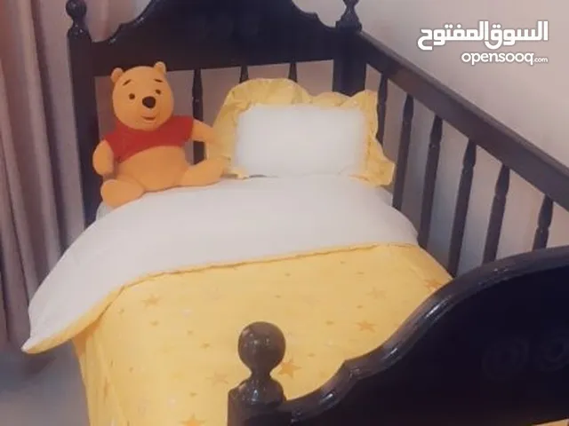 سرير أطفال مستعمل للبيع