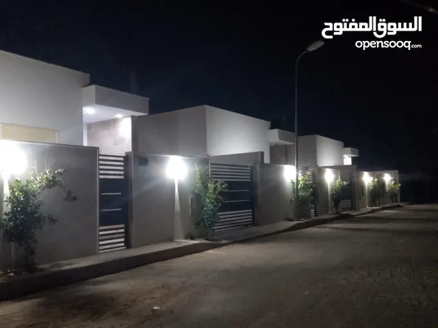 165 m2 5 Bedrooms Townhouse for Sale in Tripoli Al-Baesh