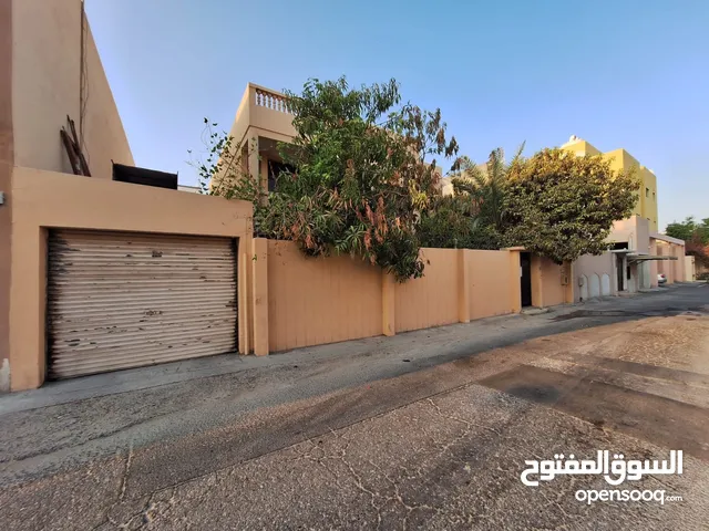 337 m2 More than 6 bedrooms Villa for Sale in Central Governorate Riffa