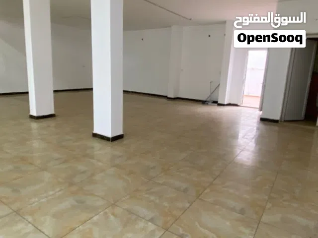 صالة دورين 200 متر كل دور ايجار في عرادة عالرئيسي بسعر مغري اي نشاط الا قهاوي ومزينات ومحلات دخان