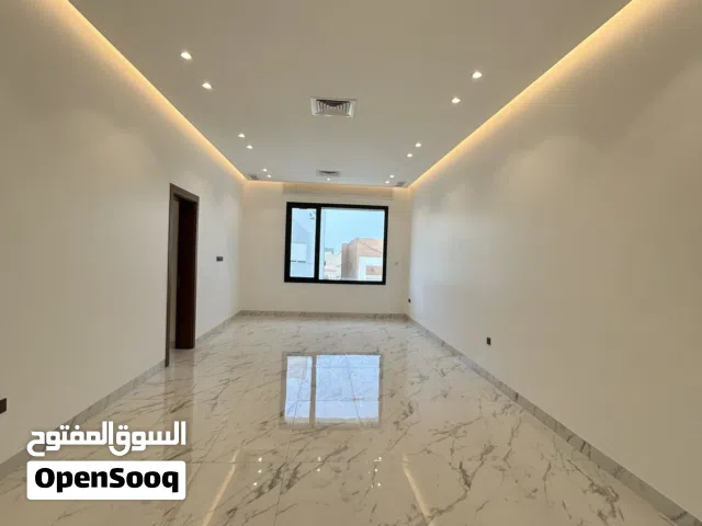 200 m2 4 Bedrooms Apartments for Rent in Hawally Siddiq