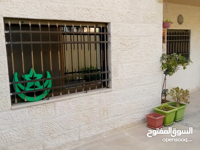 280 ft 5 Bedrooms Apartments for Sale in Amman Umm Quseir