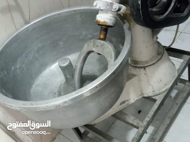 عده محل معجنات للبيع بسعر مغري