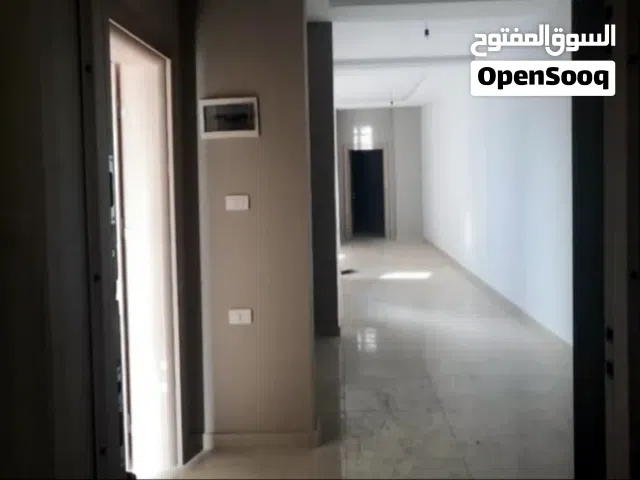 شقة للايجار بالطابق التالت، مدخل منفصل