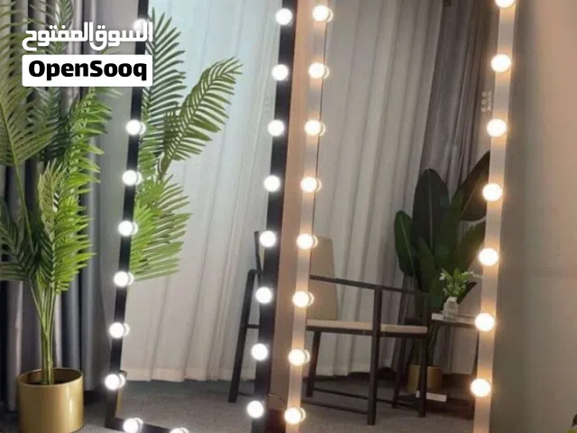 مرآة مع الاضاءات