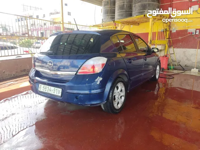 ابل استرا 2005