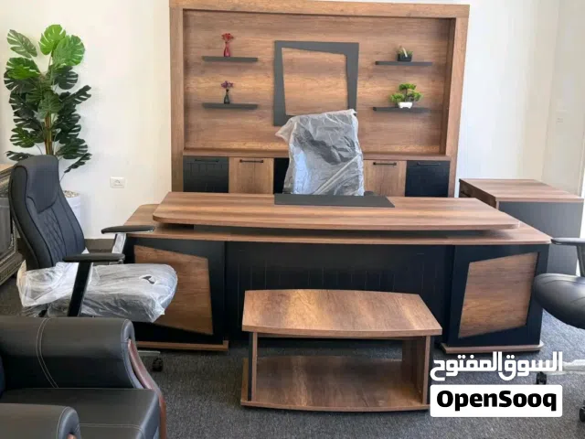 مكاتب ادارية ومكاتب موظفين بأسعار وتشكيلات متنوعة