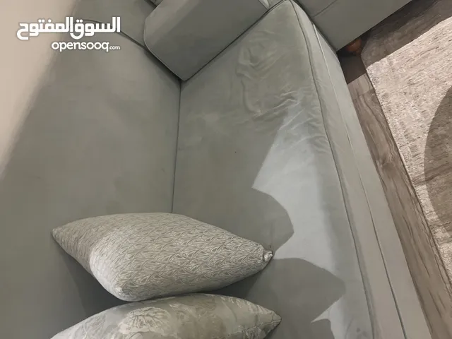 كنب نظيف لون تيفاني حرف ال