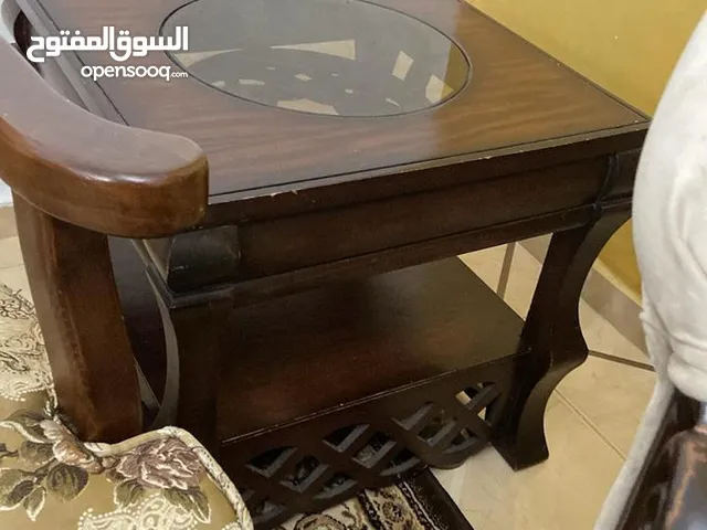 طقم كنب غرفة ضيوف كبير و مرتب وثقيل