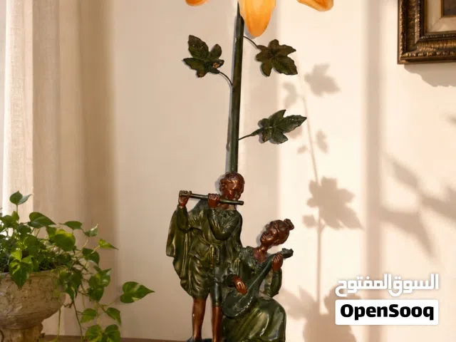 مصباح ديكور أنتيكا فاخر يضيف لمسة ملكية للمنزل