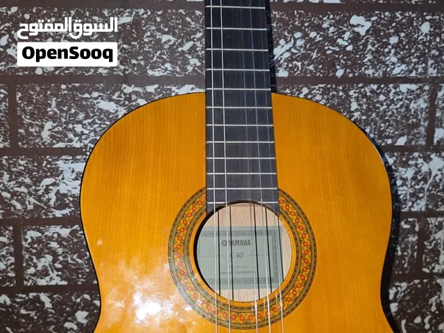 للبيع جيتار كلاسيك سي 40 تابع الوصف
