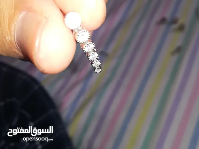اسواره باندورا أصلية مع تشارلز موضح ب الصورة وزن 23 غرام للبيع مع حلق فضة 925 بسعر مناسب
