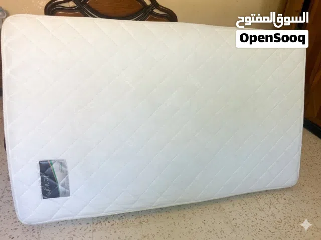 فرشة زمبركات مستعملة بحالة جيدة للبيع لضيق المكان