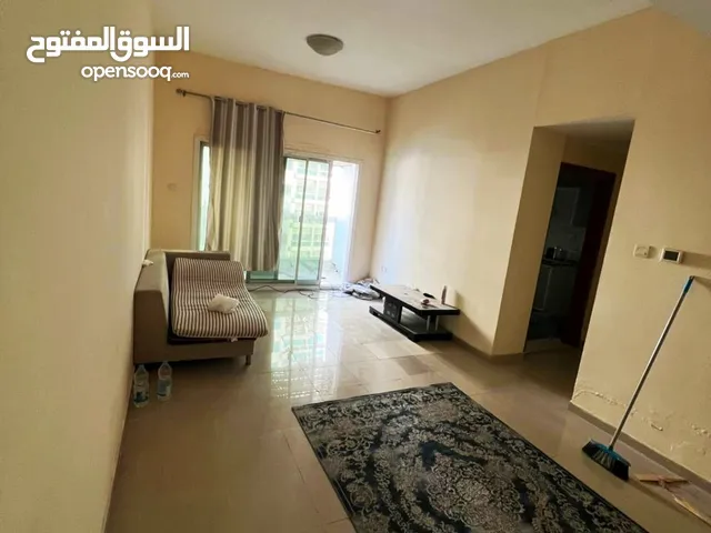 (هشام) للايجار السنوي في عجمان غرفتين وصاله ثلاث حمامات وبلكونه بابراج اللؤلؤه تسهيلات في الدفع