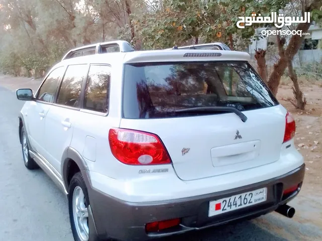 بيعة سريعة للبيع ميتسوبيشي اوتلاندر موديل 2005 نظيفة من الداخل و الخارج تواصل