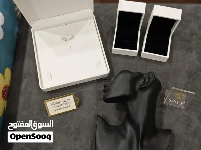 سيت حلقات وعقد وعارضه للعقد
