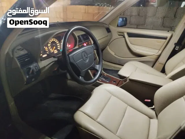 مرسيدس هرم موديل 1999 محرك C200 تماتك مكيف شغال كربون موجود الاصلي ماشيه 254 السيارة ولاعيب