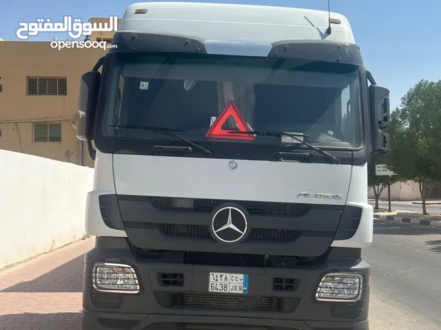 Tractor Unit Mercedes Benz 2008 in Tabuk