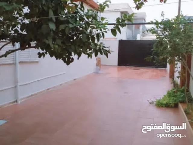 390 m2 More than 6 bedrooms Villa for Sale in Tripoli Ain Zara