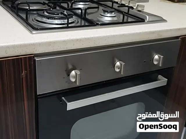 فرن البا تصميم إيطالي: مع السطح حقته باربع عيون ثلاث غاز وواحده كهرباء يتميز بتصميم أنيق وعصري يتما
