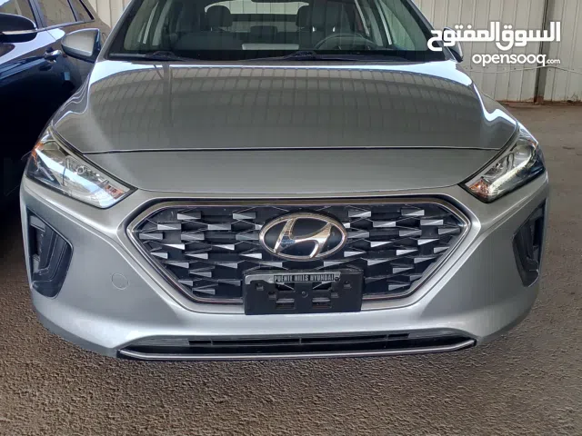 2020, هيونداي, ايونيك, Standard