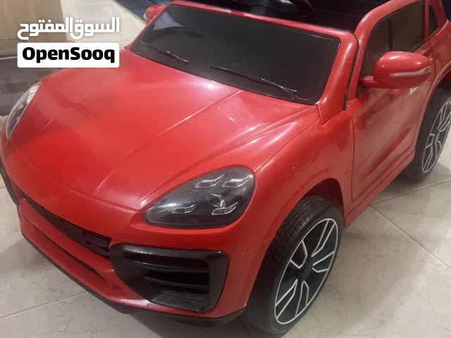 سيارة اطفال