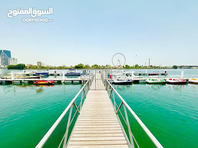 مواقف بحريه للإيجار بالشارقه