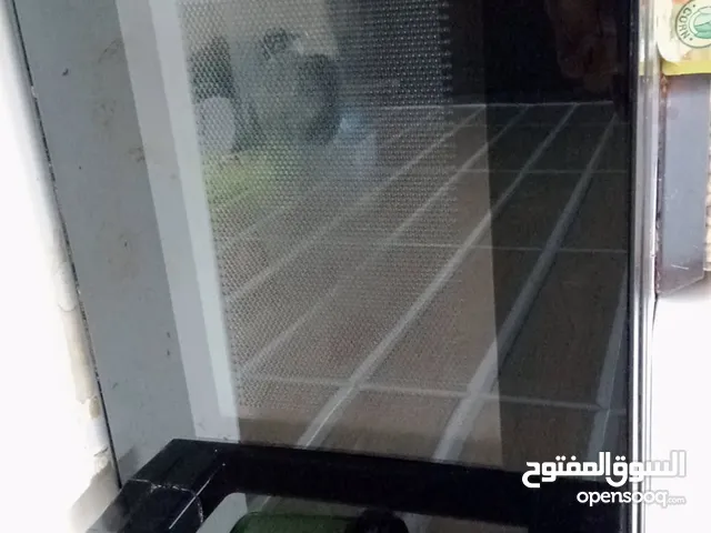 طباخة و ميكرويف