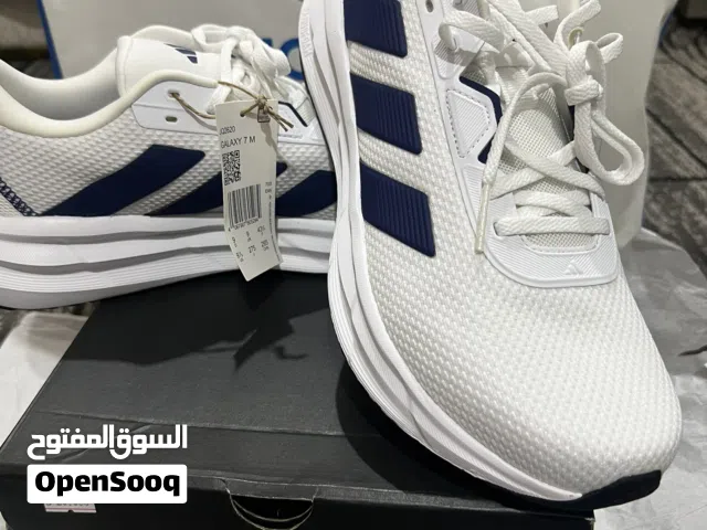 حذاء اديداس رياضى