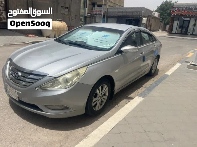 2011 هيونداي سوناتا Standard