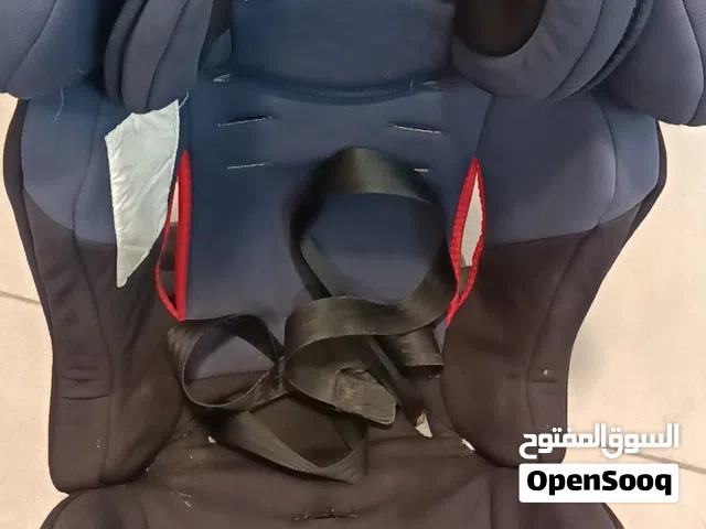 كارسيت او كرسي سيارة لحد عمر 5 سنوات امريكي سبه جديد نظيف عملي جدا عظم وليس بلاستك